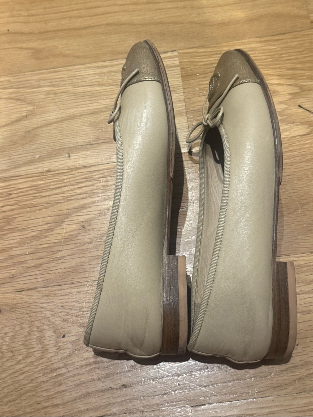 CHANEL Beige and Gold Cap-Toe Leather Ballet Flats - Picture 5 of 7